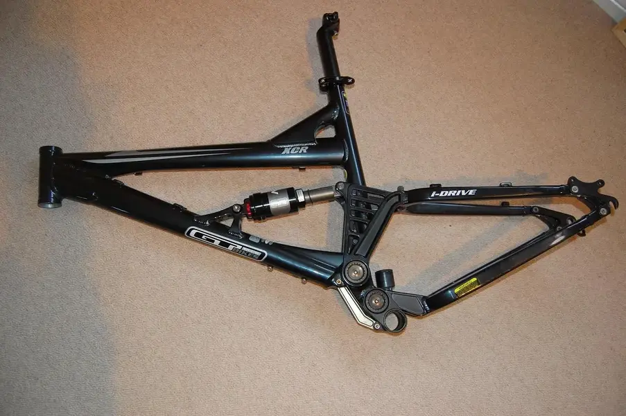 GT XCR i-drive 1.webp