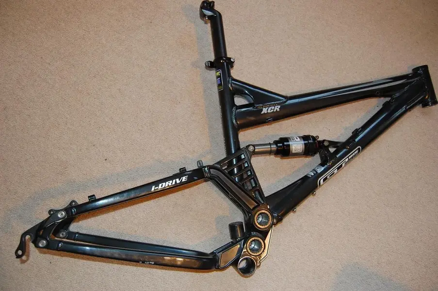 GT XCR i-drive 2.webp