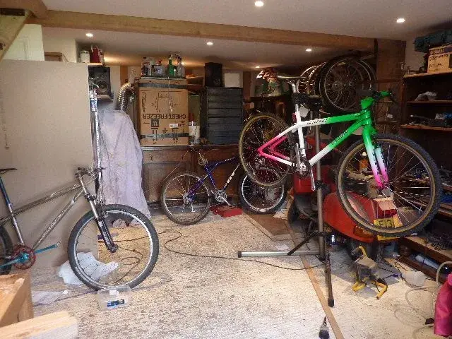 2010_0402shed0002.webp