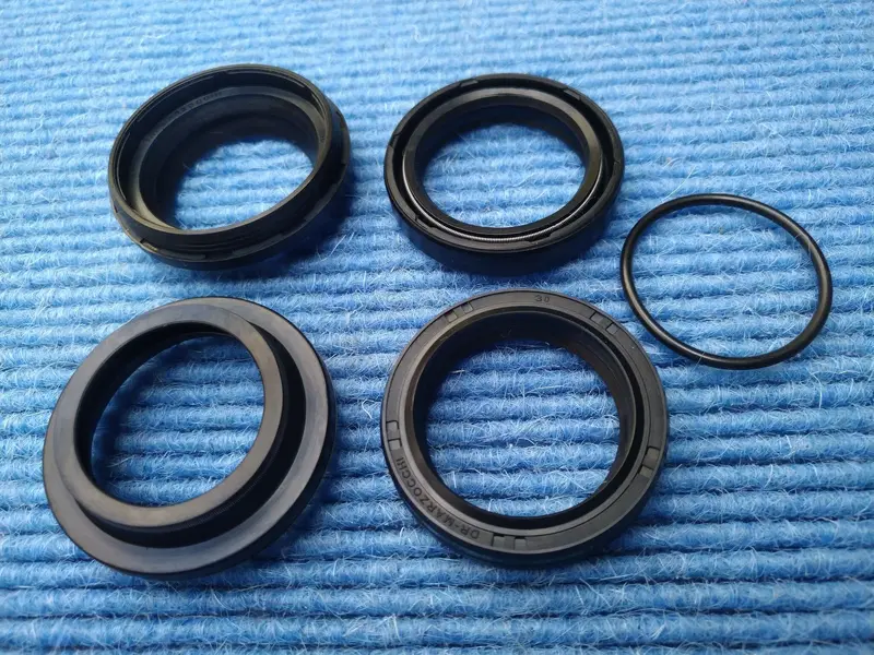 Marzocchi Bomber 30mm Seal Kit classic.webp