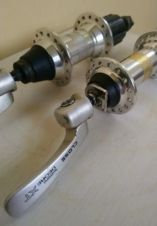 FH-M737 SHIMANO Deore XT ハブ 32h
