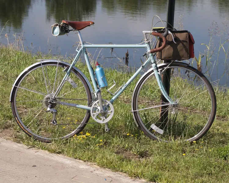 Shogun tourer 1985 2.jpg
