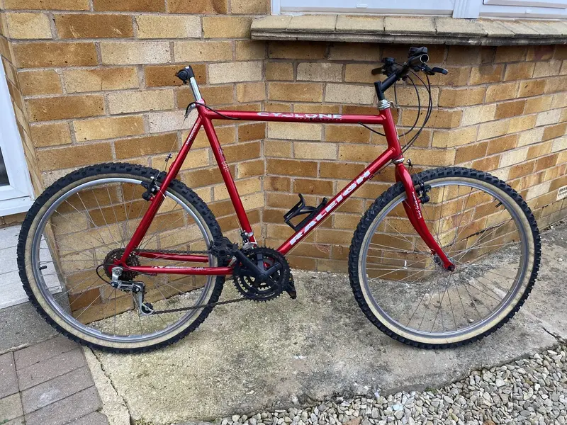 Raleigh cyclone mountain bike 2025