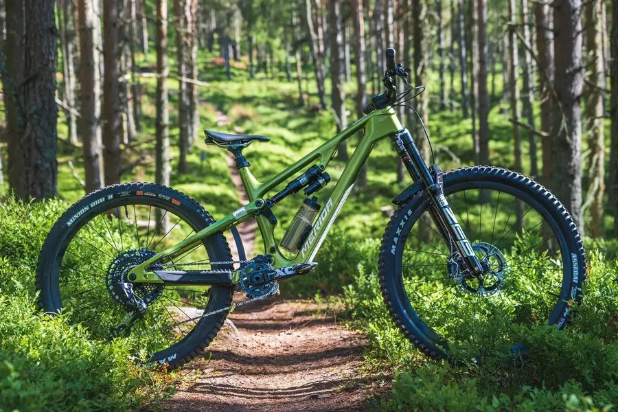2023-merida-one-sixty-cf-green.webp