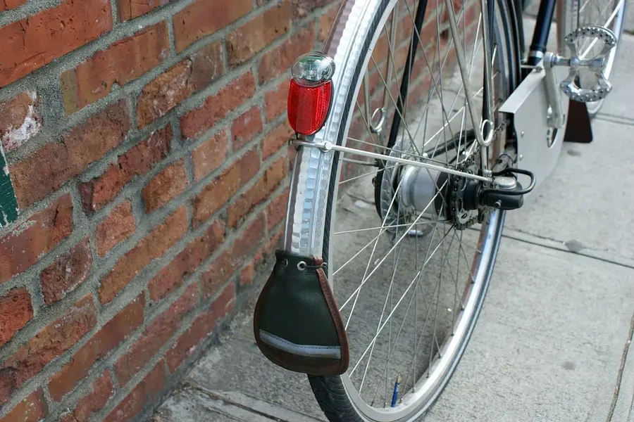 SCHWINN SPORTS TOURER TOWNIE 1970S 9.jpg