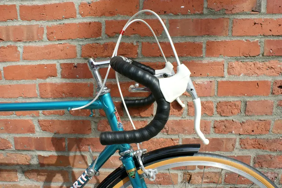 HOLDSWORTH 1970S 9.webp