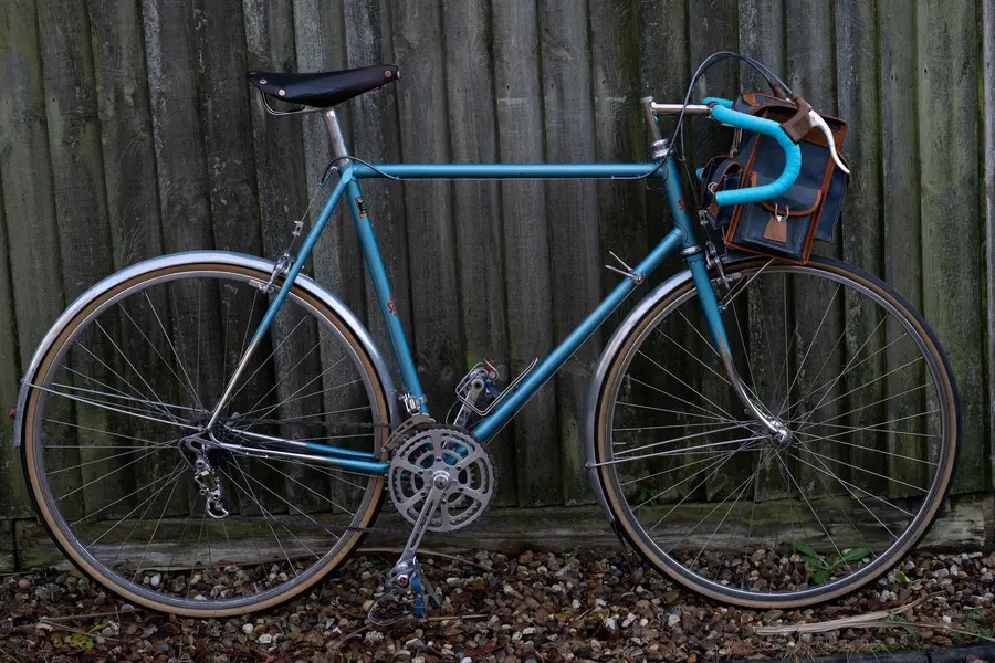 ALEX SINGER SPORTIF 1.webp