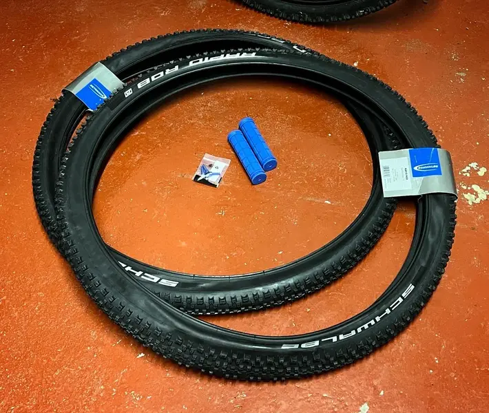 Raleigh Apex Tyres.webp