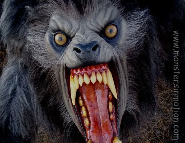 american-werewolf-in-london-lifesize-2.webp