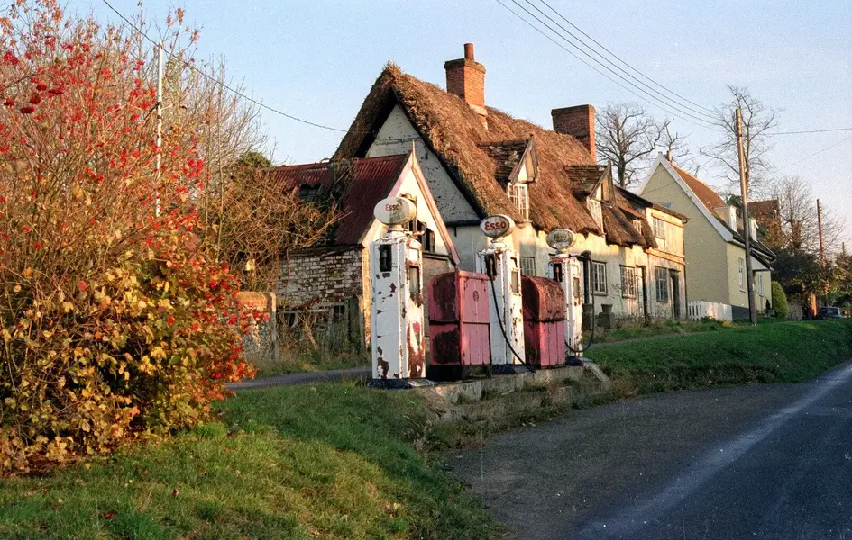Regrave pertol station.webp
