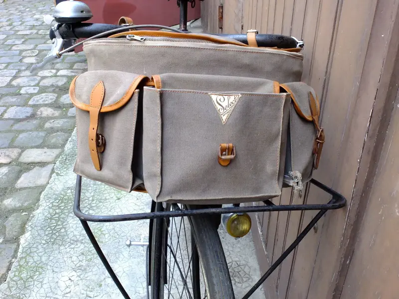 Black porteur14.webp