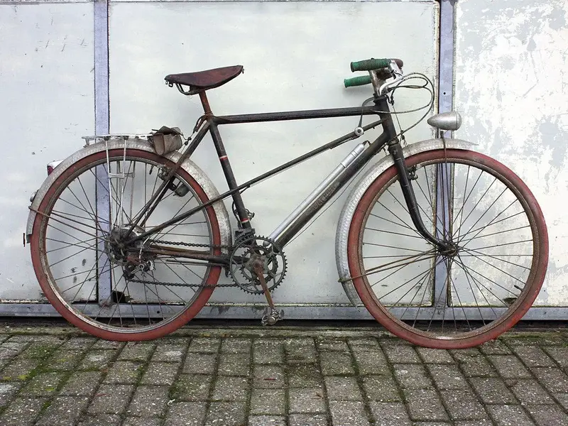 Rene Greslin Herge cycles2.webp