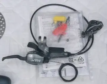 XTR Duel 9sp shifter-disc brake.webp