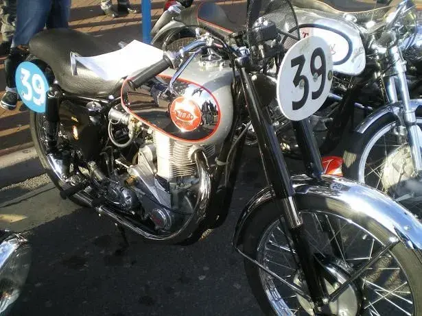 BSA goldstar 350.webp