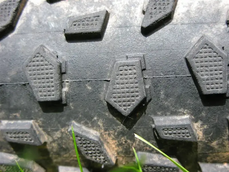 Panaracer Razer MX PR Tread Detail 1.webp