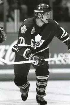 5e8338c59e413c6d92f7137e9ea9e304--toronto-maple-leafs-hockey-stuff.webp
