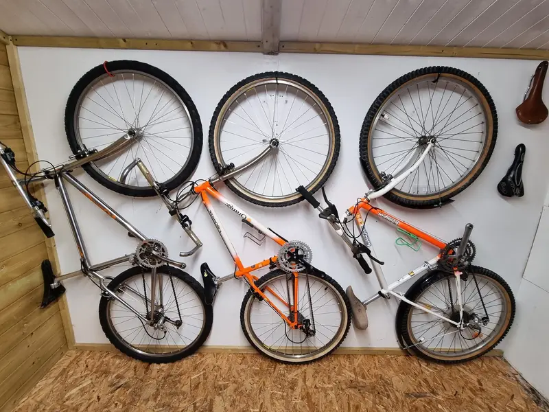 Orange side wall.webp