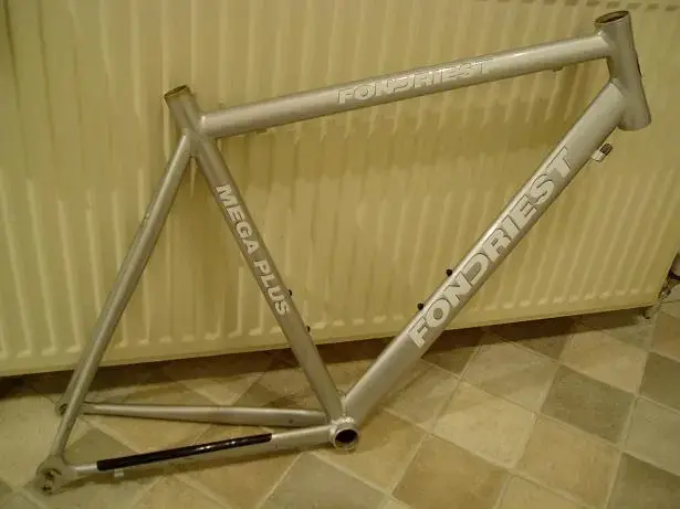 Fond Frame.webp