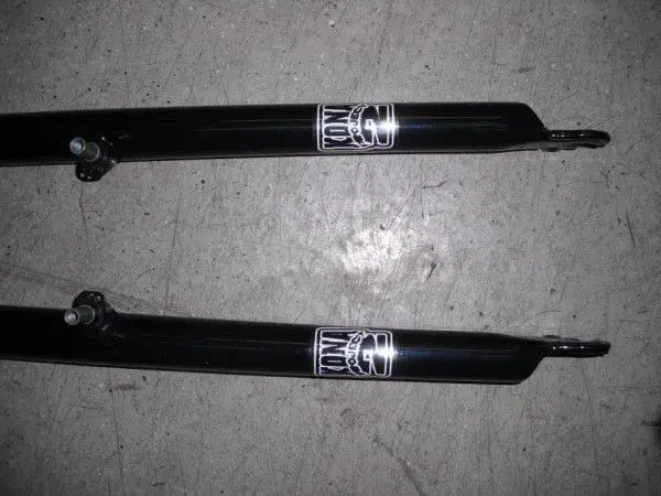 bike forks 002 (600 x 450).webp