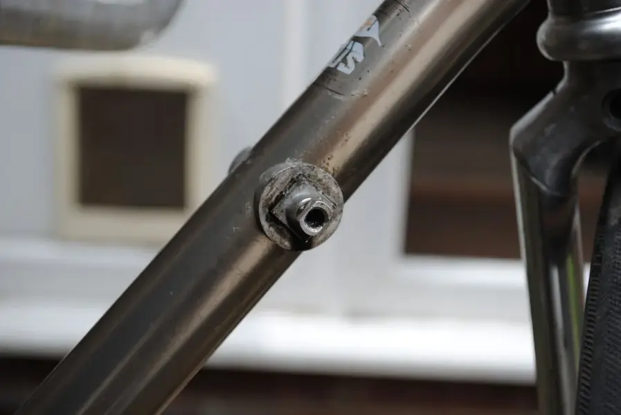 downtube lever mount.webp