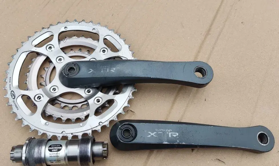FC-M952 Web.webp
