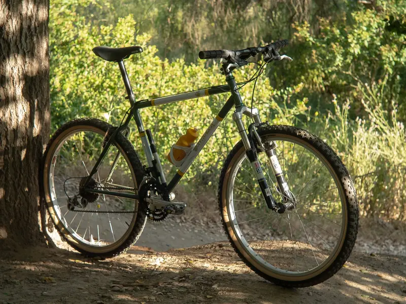 1994_Bontrager_Race_Olive_large-2.webp