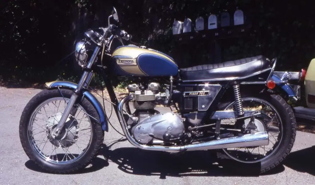 71Triumph750JB84m5.webp
