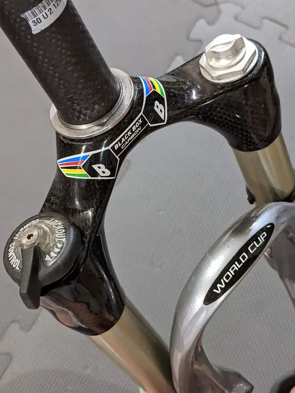 ROCKSHOX SID RACE BLACKBOX カーボンコラム ロックショックス