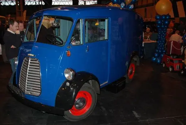 Lil van.webp