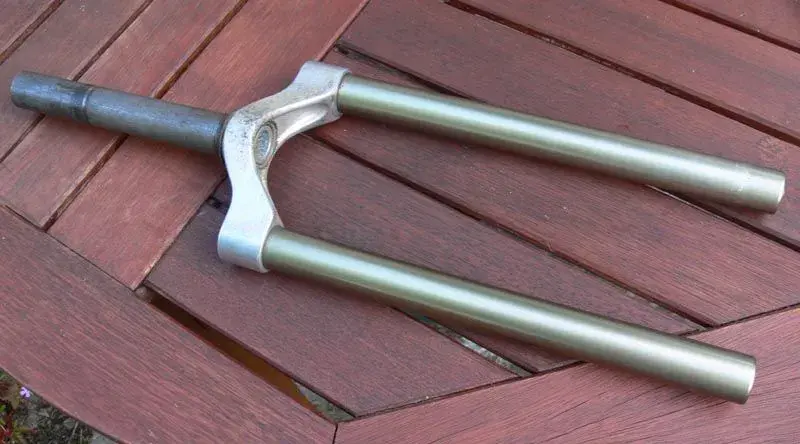 stanchions rear.webp