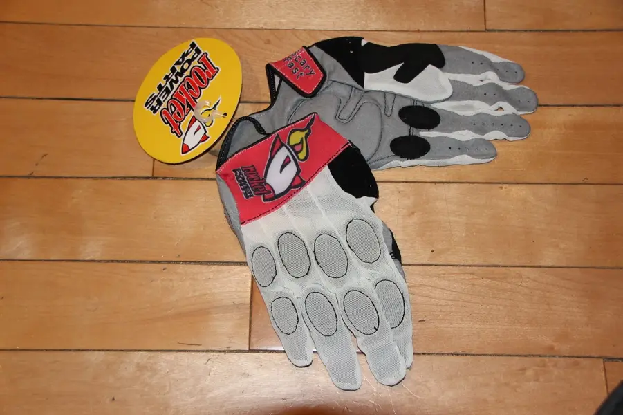 reecegloves5.webp