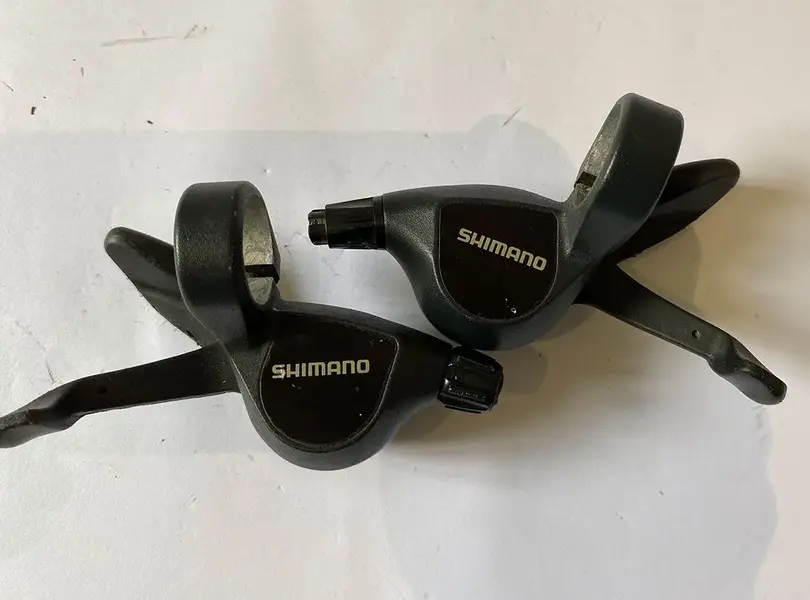 Jeu De Manettes Shimano Deore XT ST-M737 - 3x8 Vitesses - Noir - Occasion Japon
