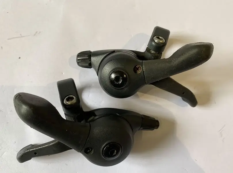XT-ST-M008-shifters-2.webp