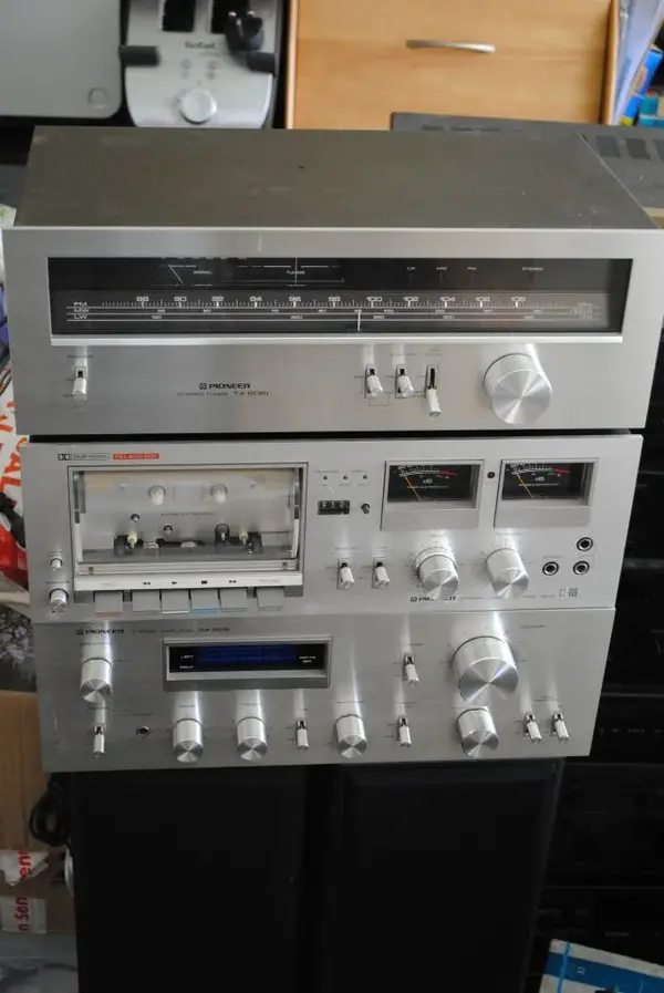 Get yer knobs out!.webp