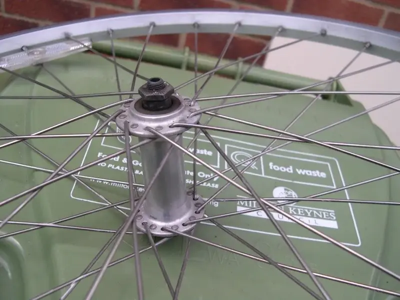 GT Front Hub nice spokes.webp