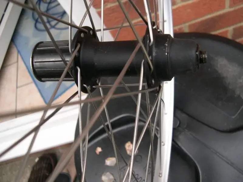 Geat Rear 9 speed hub spokes and back wheel.webp