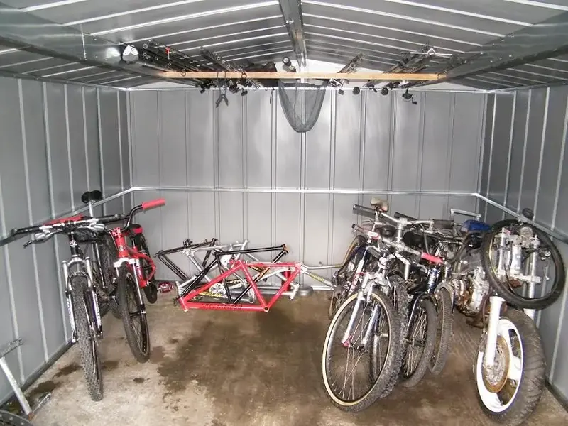 mancave 003.webp