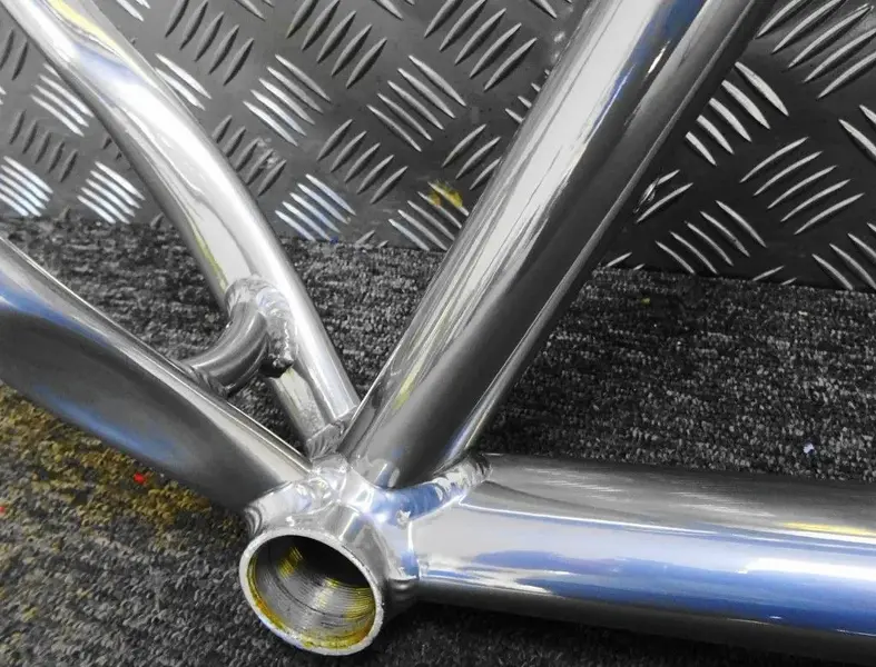 Chrome-silver-powder-coat-3-1024x781.webp