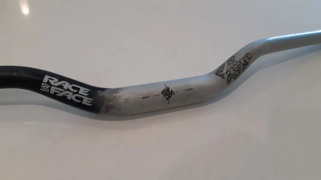 De-anodizing and polishing Race Face riser bars | Retrobike