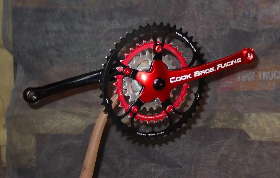 E Black Red.webp