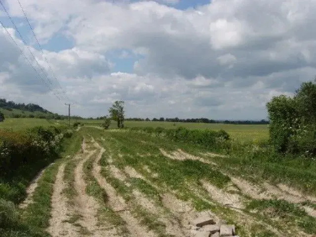 Lewknor2005.jpg