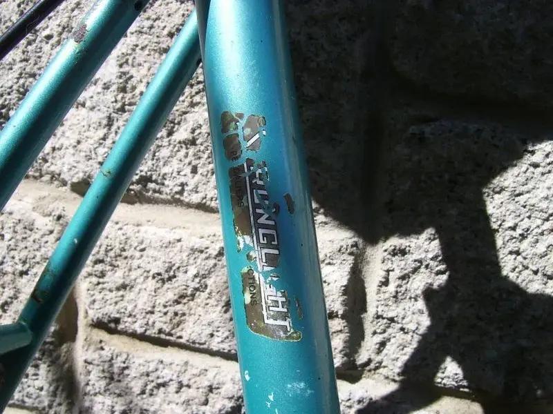 Stronglight sticker.webp