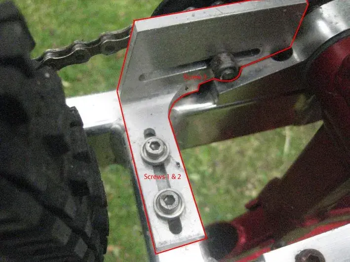 Top chain retainer from underneath.webp