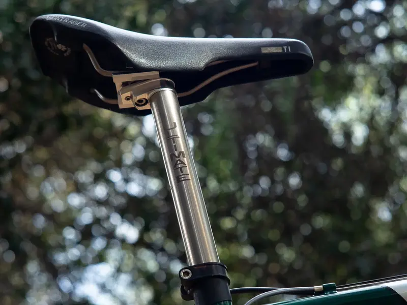 new_seatpost-3.webp
