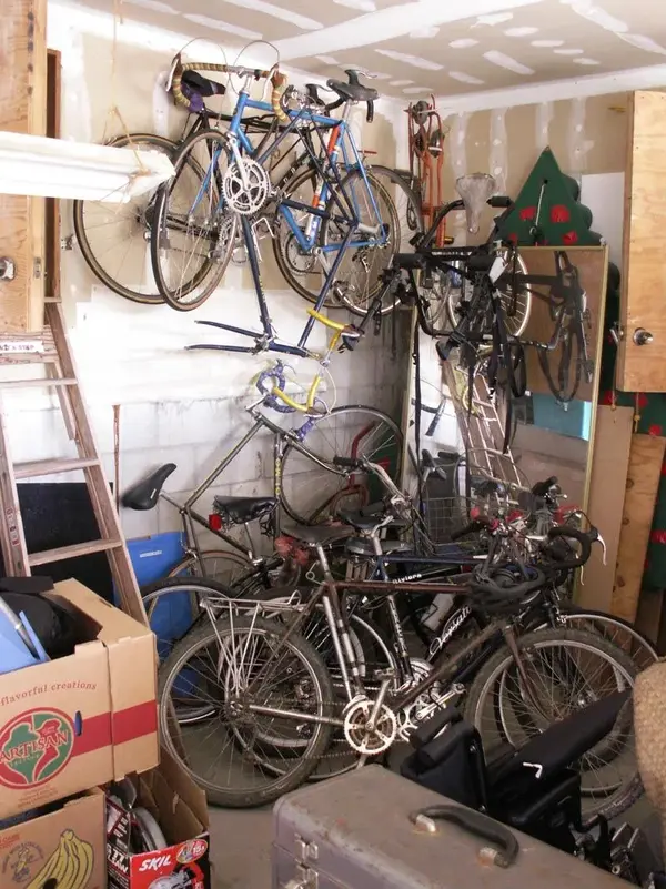 garage_bikes1.webp