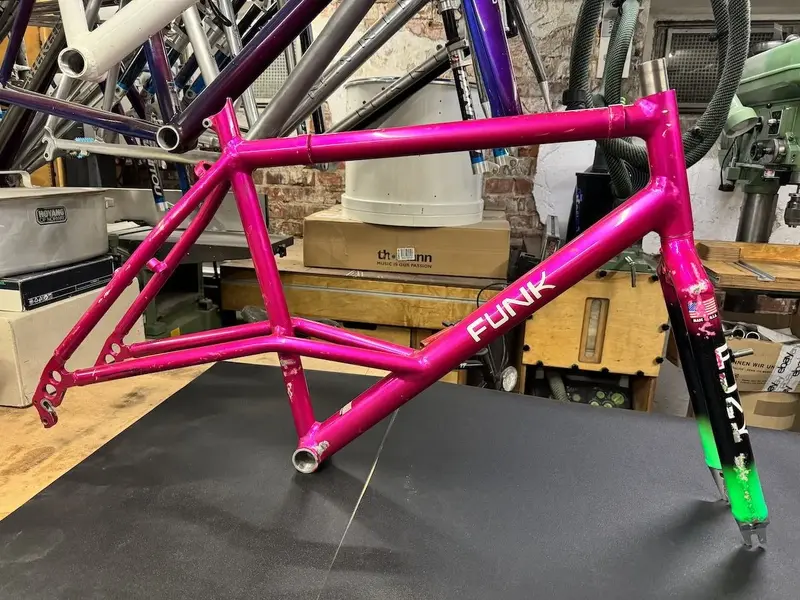FUNK Pro-Comp Frame Set Pink Falko Schlötel Germany_02.webp