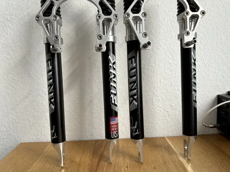 FUNK retro suspension fork II final by Falko Schlötel Germany 02.jpeg