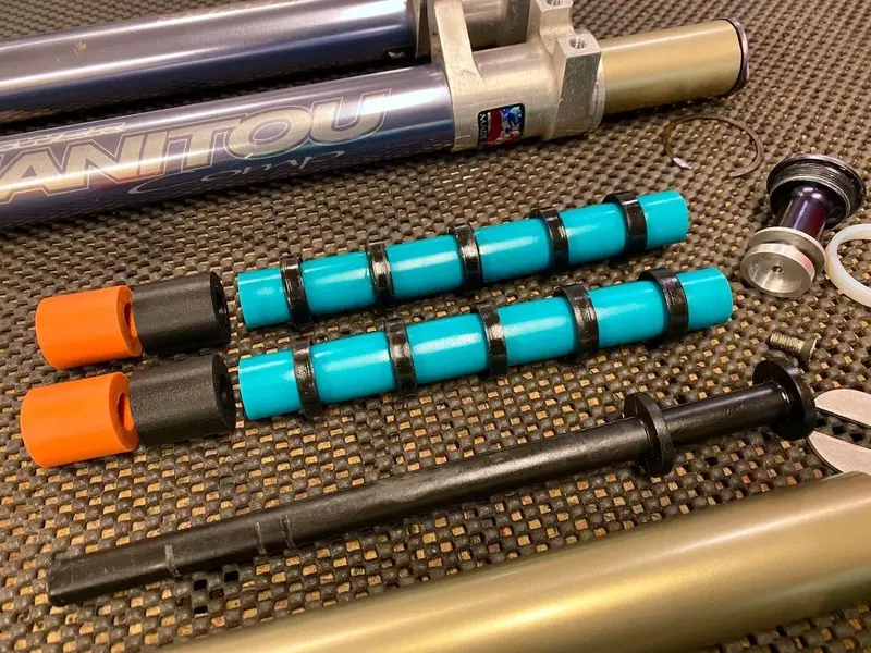Manitou_COMP_Elastomere01.jpeg