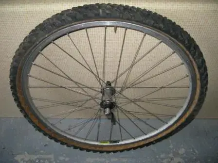 999 front wheel with sniff tyre_web.webp