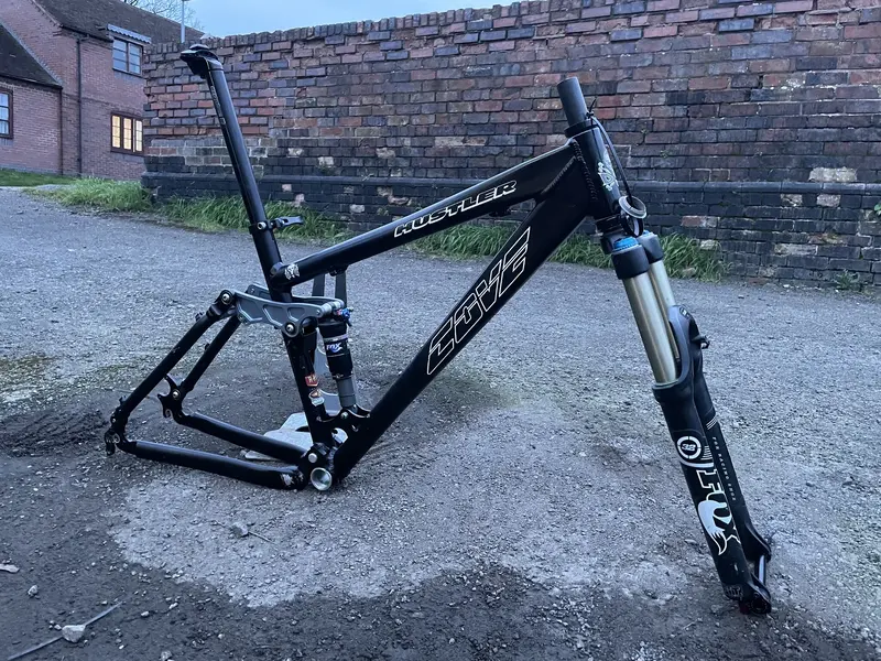 COVE G-SPOT Sサイズ フレーム A Hustler, a Stiffee, 2 Handjobs and the elusive G Spot (Cove